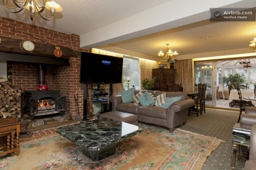 Large Lounge For Guest