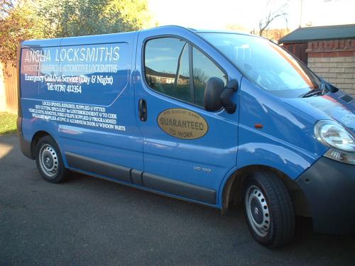 24 Hr Emergency Service - Lock Opening, Fitting & Repairs